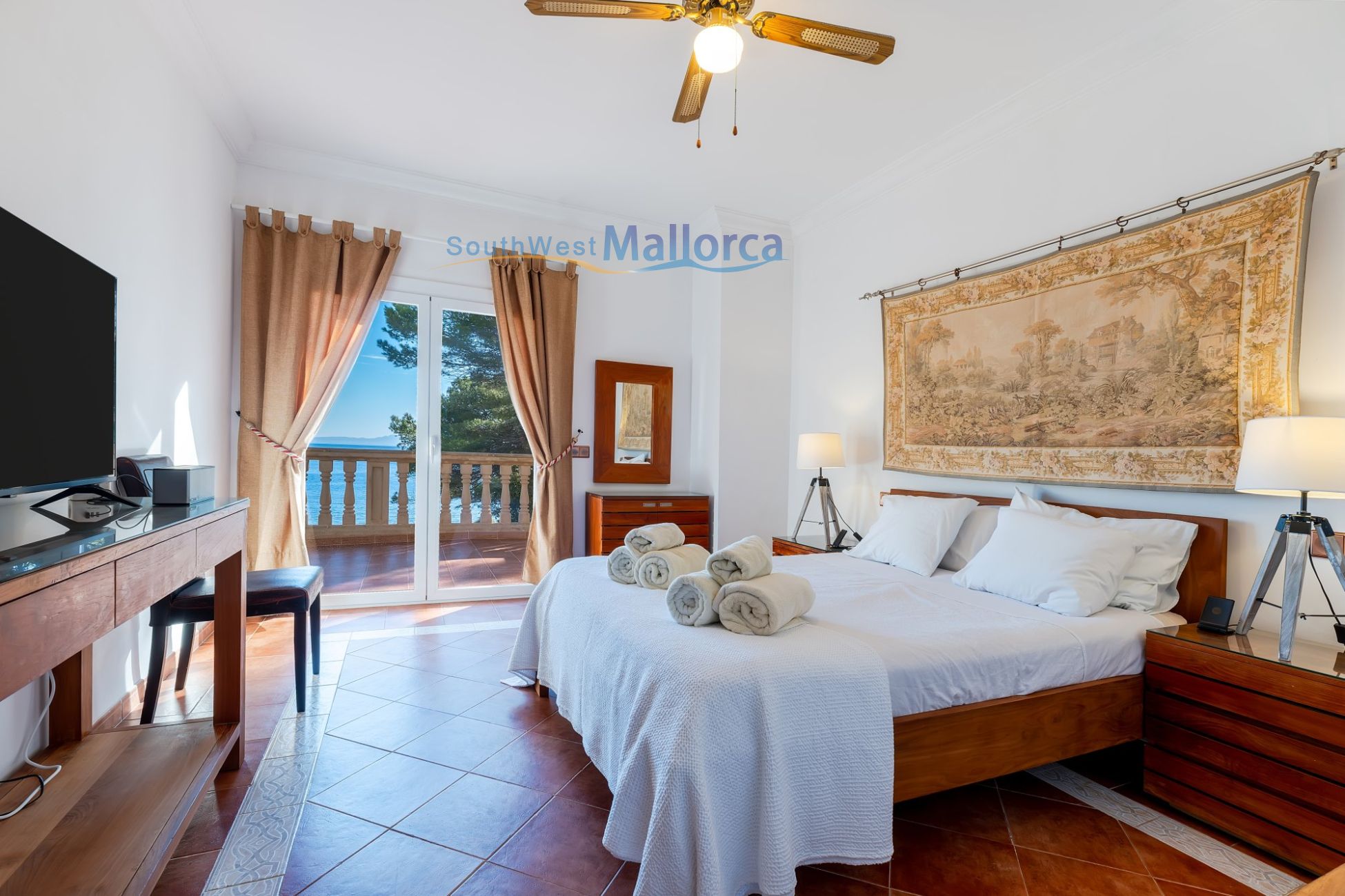 Villa in Mallorca, Cala Vinas, Villa Azure - Bedrooms and Bathrooms