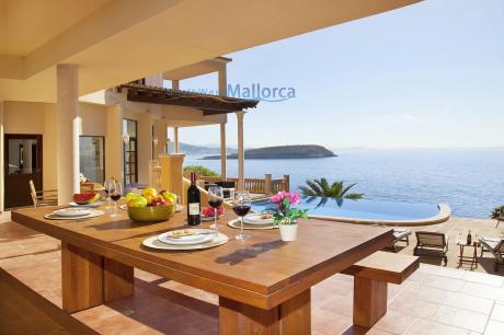 Villa in Cala-Vinas, Villa Azure CV02