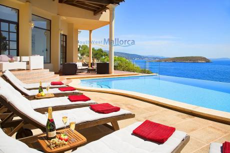 Villa in Cala-Vinas, Villa Azure CV02